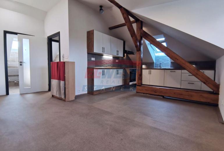 Pronájem nadstandardního bytu 3+kk s balkonem v areálu Rezidence Šumava v Sušici