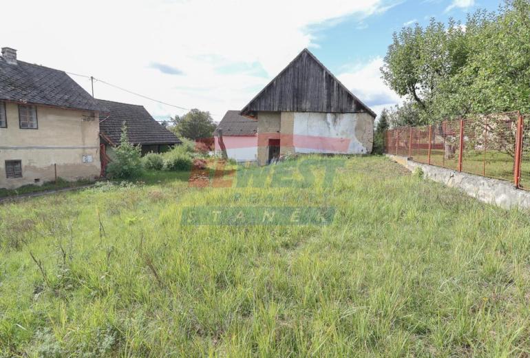 Prodej stodoly se stavebním pozemkem v Mlázovech