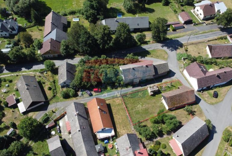 Prodej stodoly se stavebním pozemkem v Mlázovech