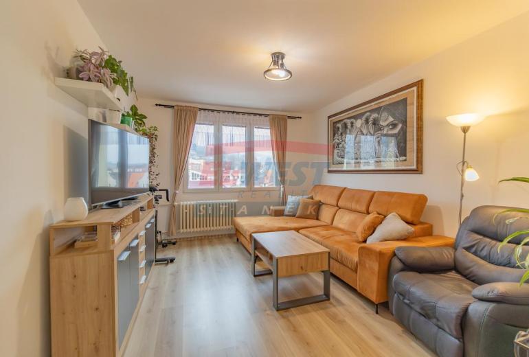 Pronájem zrekonstruovaného bytu 3+1/L v Sušici, ul. Tichá