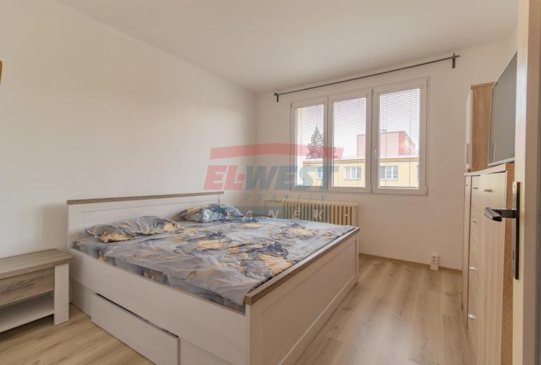 Pronájem zrekonstruovaného bytu 3+1/L v Sušici, ul. Tichá