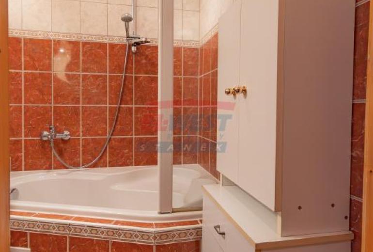 Prodej zděného bytu 3+1 s vlastní zahrádkou v Sušici