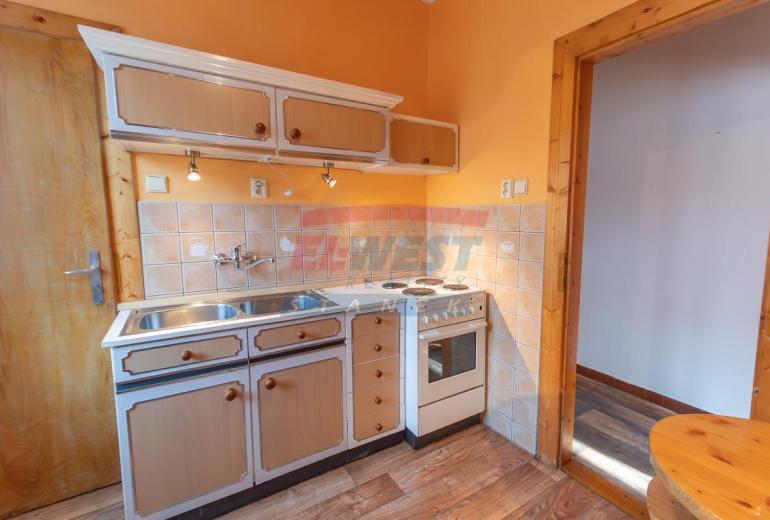 Prodej zděného bytu 3+1 s vlastní zahrádkou v Sušici