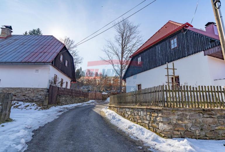 Prodej pozemku v Dolních Dvorcích u Kašperských Hor