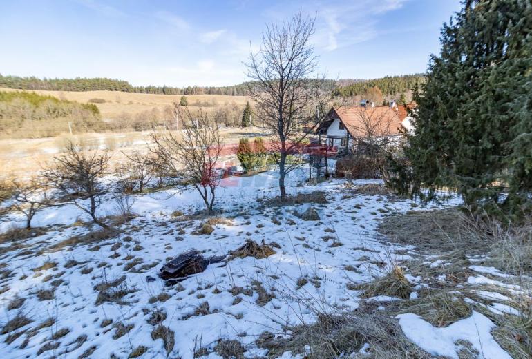 Prodej pozemku v Dolních Dvorcích u Kašperských Hor