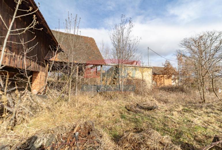 Prodej šumavského stavení s monumentální stodolou v Kadešicích u Sušice