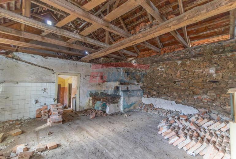 Prodej šumavského stavení s monumentální stodolou v Kadešicích u Sušice