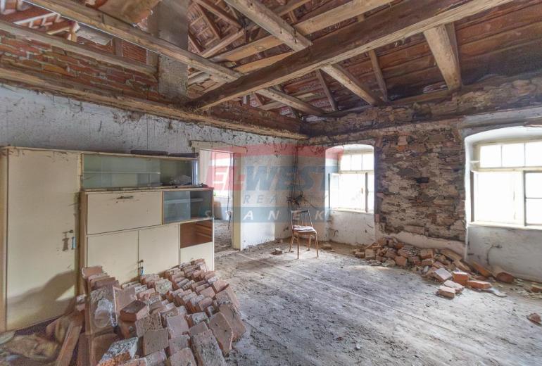 Prodej šumavského stavení s monumentální stodolou v Kadešicích u Sušice