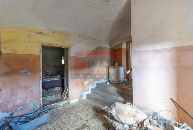 Prodej šumavského stavení s monumentální stodolou v Kadešicích u Sušice