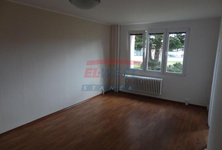 Pronájem pěkného bytu 2+1 v panelovém domě v Sušici