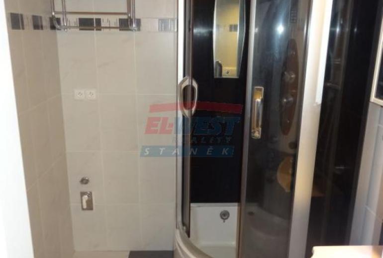 Pronájem pěkného bytu 2+1 v panelovém domě v Sušici