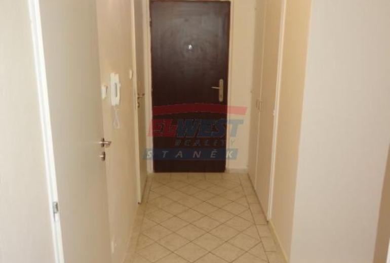 Pronájem pěkného bytu 2+1 v panelovém domě v Sušici