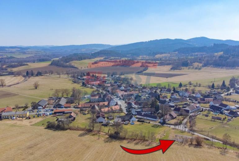 Slunný stavební pozemek s výhledem– brána do Šumavy, Mokrosuky