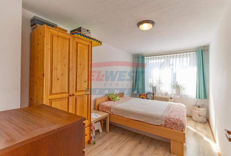 Prodej rodinného domu se dvěma byty a zahradou u parku v Klatovech