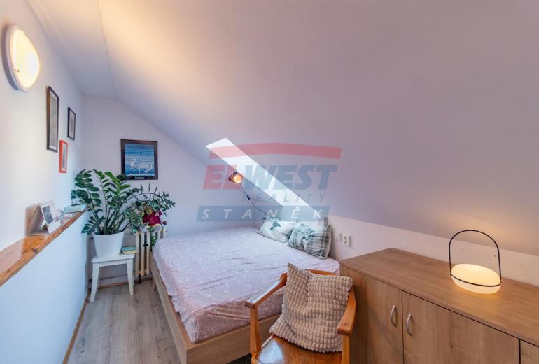 Prodej rodinného domu se dvěma byty a zahradou u parku v Klatovech