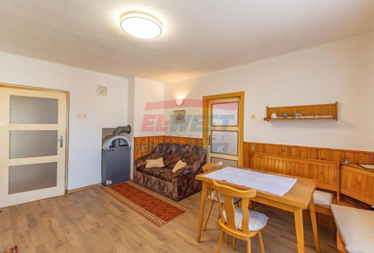 Prodej rodinného domu se dvěma byty a zahradou u parku v Klatovech