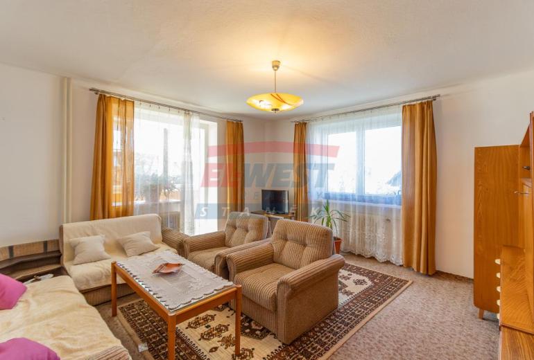 Prodej rodinného domu se dvěma byty a zahradou u parku v Klatovech