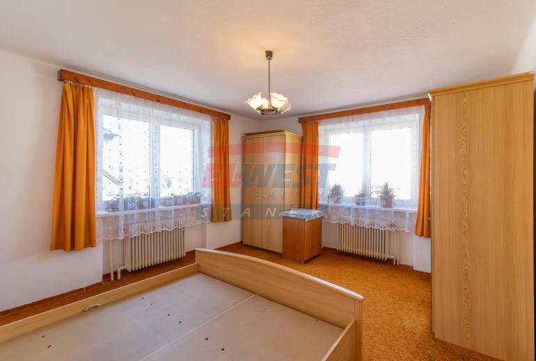 Prodej rodinného domu se dvěma byty a zahradou u parku v Klatovech