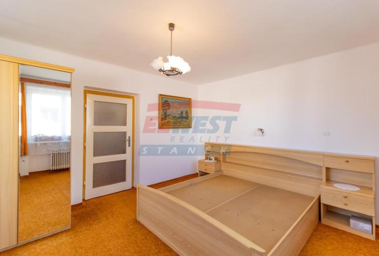 Prodej rodinného domu se dvěma byty a zahradou u parku v Klatovech