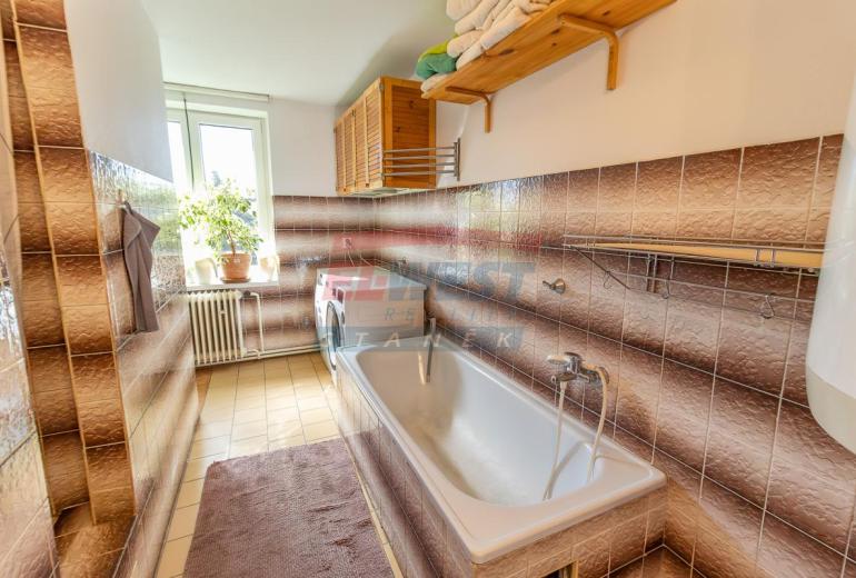 Prodej rodinného domu se dvěma byty a zahradou u parku v Klatovech