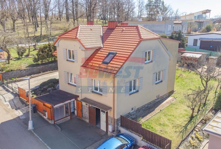 Prodej rodinného domu se dvěma byty a zahradou u parku v Klatovech