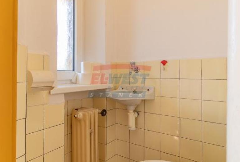 Prodej rodinného domu se dvěma byty a zahradou u parku v Klatovech