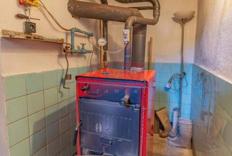 Prodej rodinného domu se dvěma byty a zahradou u parku v Klatovech