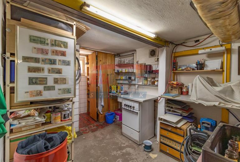 Prodej rodinného domu se dvěma byty a zahradou u parku v Klatovech