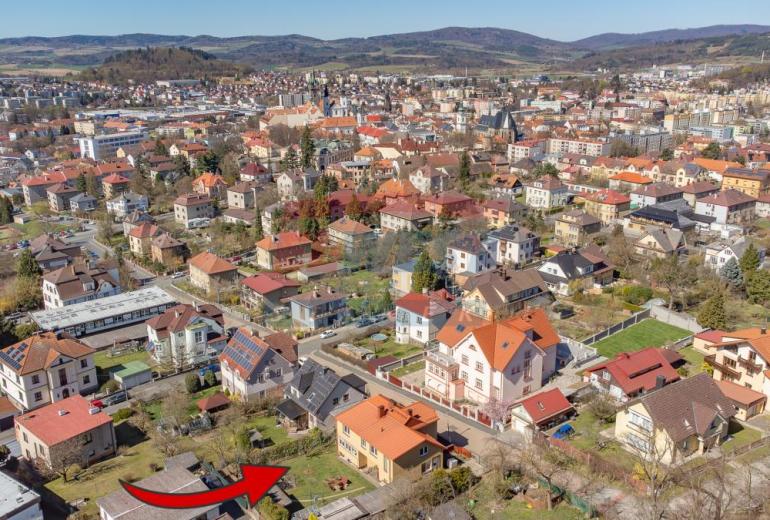 Prodej rodinného domu se dvěma byty a zahradou u parku v Klatovech