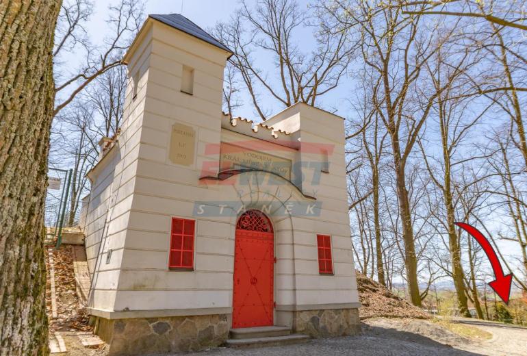 Prodej rodinného domu se dvěma byty a zahradou u parku v Klatovech