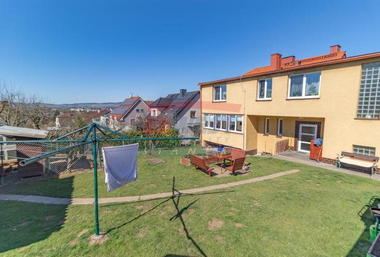 Prodej rodinného domu se dvěma byty a zahradou u parku v Klatovech