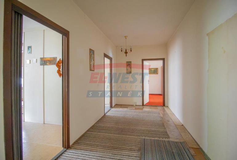 Prodej prostorného bytu 4+1 s velkým balkonem – České Budějovice