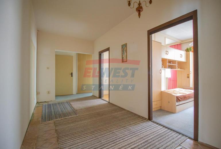 Prodej prostorného bytu 4+1 s velkým balkonem – České Budějovice