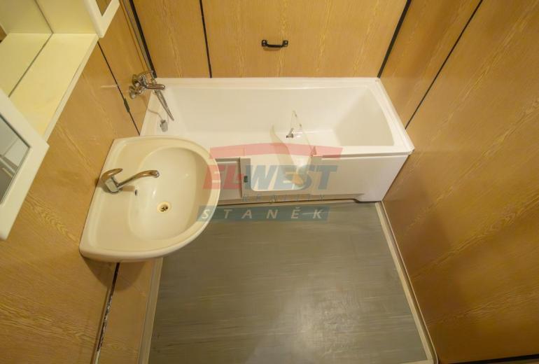 Prodej prostorného bytu 4+1 s velkým balkonem – České Budějovice