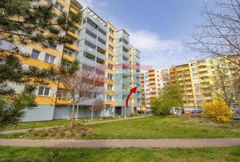 Prodej prostorného bytu 4+1 s velkým balkonem – České Budějovice