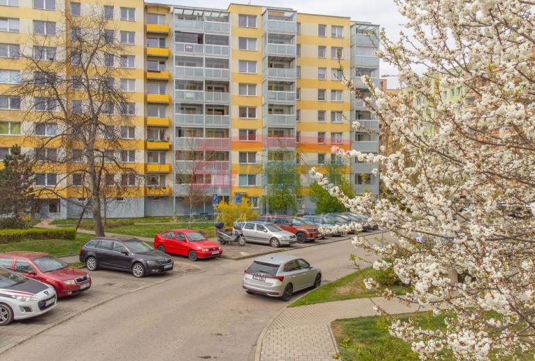 Prodej prostorného bytu 4+1 s velkým balkonem – České Budějovice