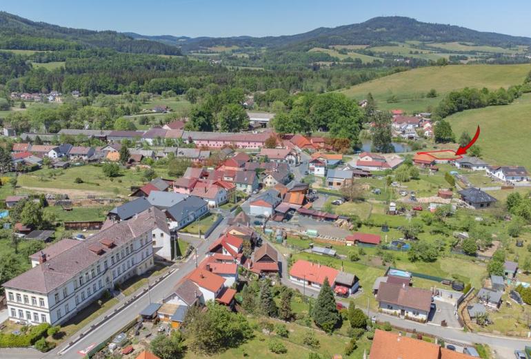 Prodej pozemku určeného k výstavbě RD u rybníku v Dlouhé Vsi u Sušice