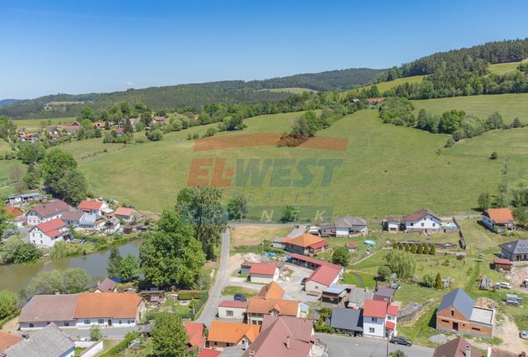 Prodej pozemku určeného k výstavbě RD u rybníku v Dlouhé Vsi u Sušice
