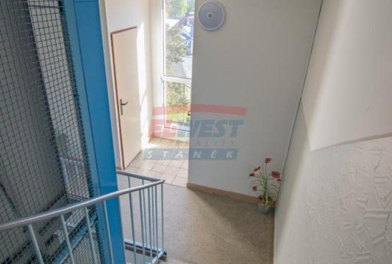 Světlý byt 3+1 s lodžií a panoramatickým výhledem v Sušici