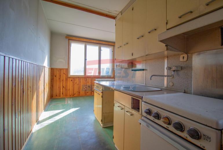 Světlý byt 3+1 s lodžií a panoramatickým výhledem v Sušici