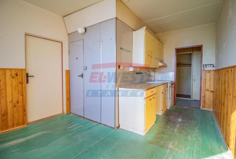 Světlý byt 3+1 s lodžií a panoramatickým výhledem v Sušici