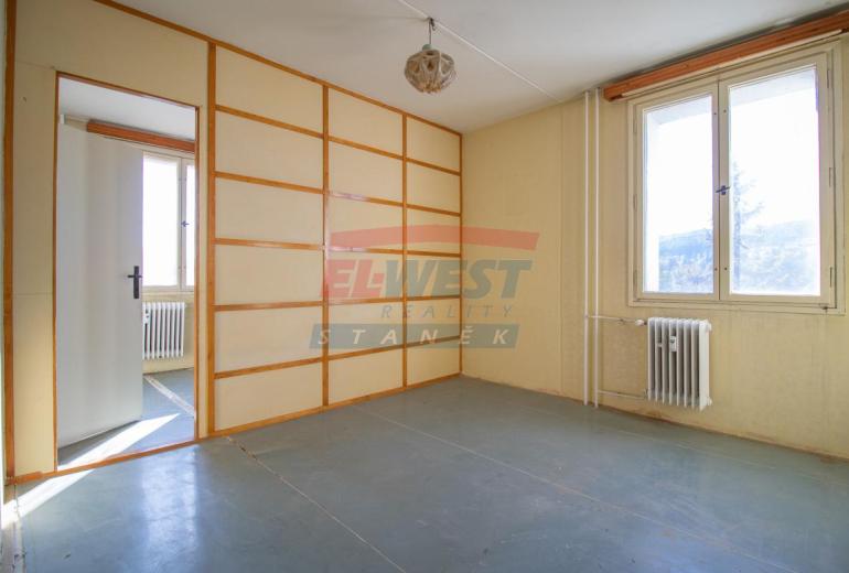 Světlý byt 3+1 s lodžií a panoramatickým výhledem v Sušici