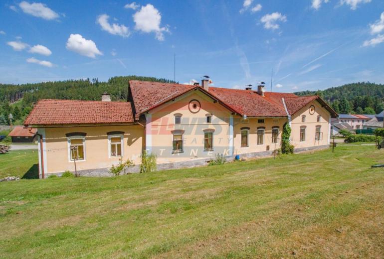 Prodej prostorného bytu 2+1 (99,9 m²) na Šumavě