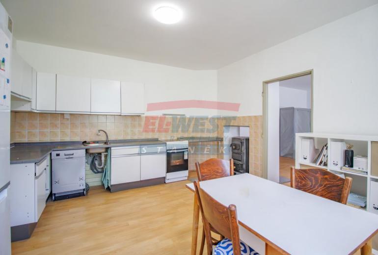 Prodej prostorného bytu 2+1 (99,9 m²) v klidném Anníně u Sušice