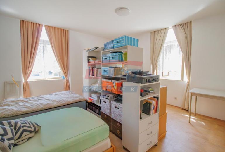 Prodej prostorného bytu 2+1 (99,9 m²) v klidném Anníně u Sušice