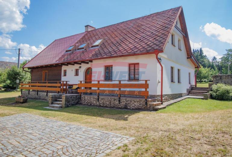 Výjimečná rekreační chalupa v oáze klidu a soukromí – Sluhov u Kolince