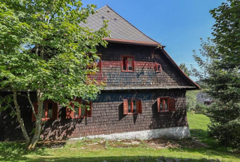 Prodej historické šumavské chalupy / penzionu v Prášilech