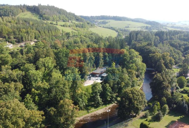 Rovinatý pozemek s možností výstavby v Sušici
