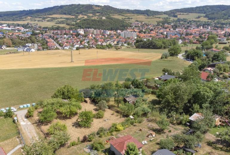 Rovinatý pozemek s možností výstavby v Sušici