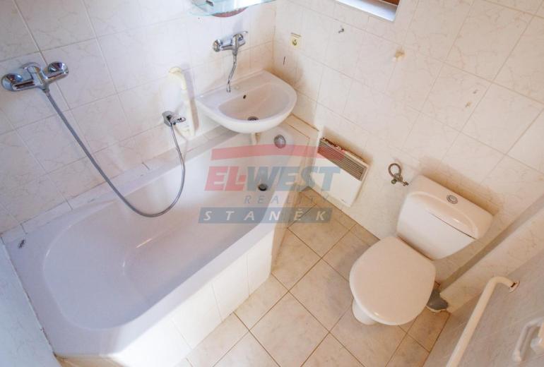 Rodinný dům na polosamotě uprostřed šumavské přírody s rozsáhlým stavebním pozemkem 4 804 m²